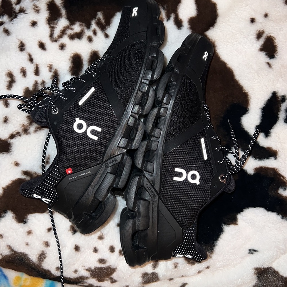 OnCloud waterproof cloudflyer